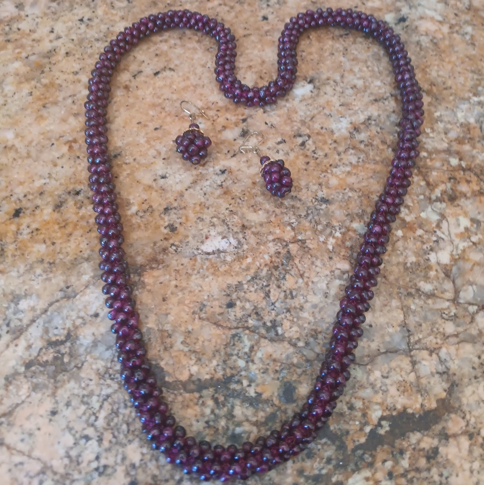 VINTAGE GARNET ROPE NECKLACE WITH MATCHING EARRINGS 1970s (NEW) - Picture 2 of 4